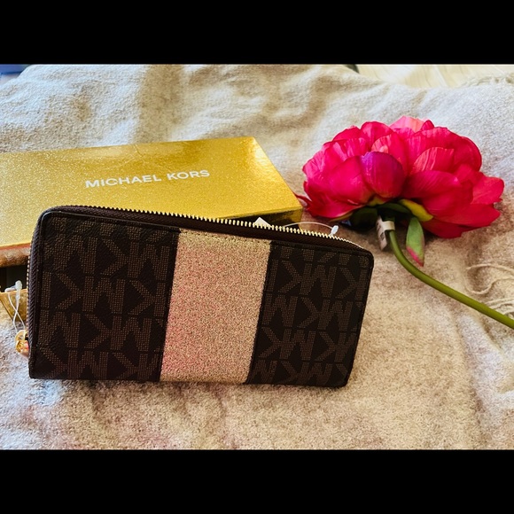 Michael Kors/ Wallet Center Stripe Gold Brown with Logo. - Picture 3 of 6